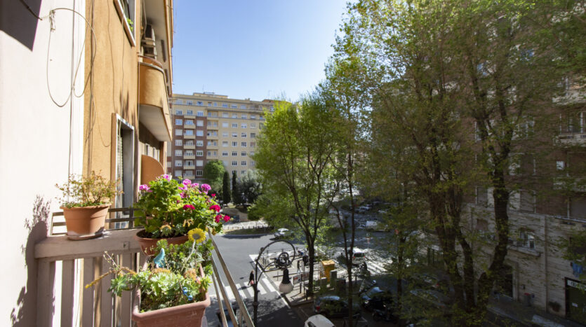 Bilocale Viale Ippocrate